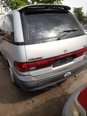 Toyota HiAce 1999 Silver