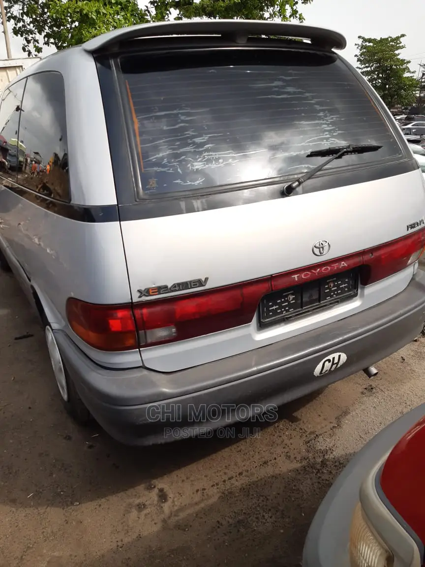 Toyota HiAce 1999 Silver