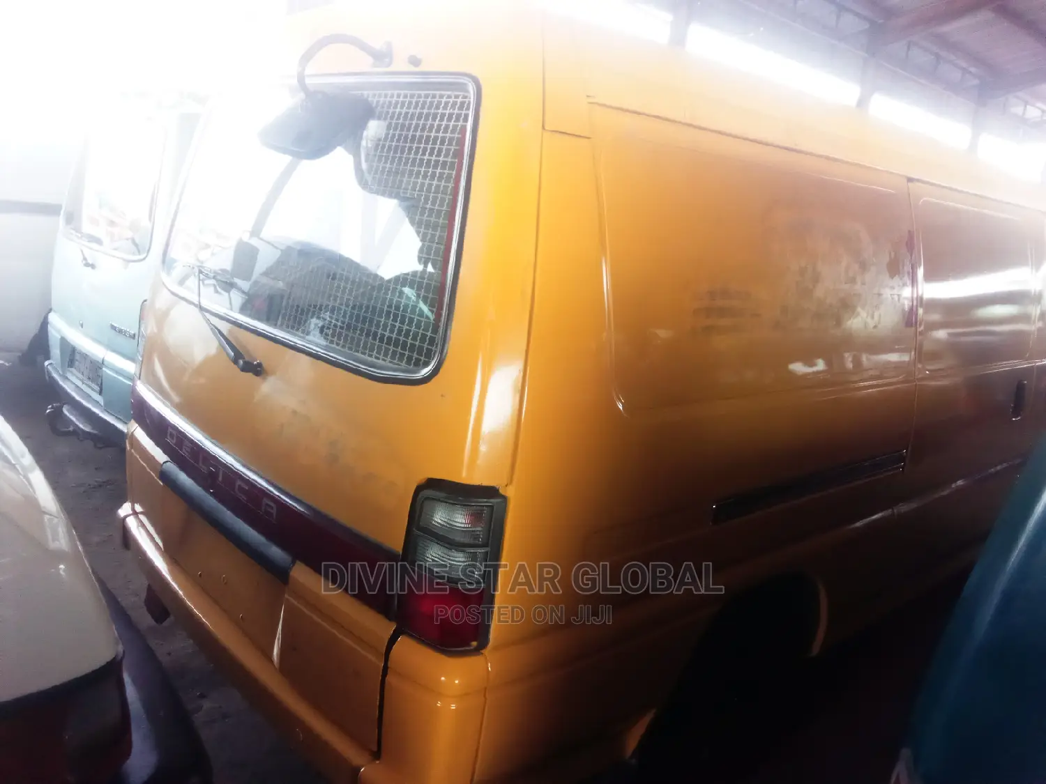 Mitsubishi L300 2004 Yellow
