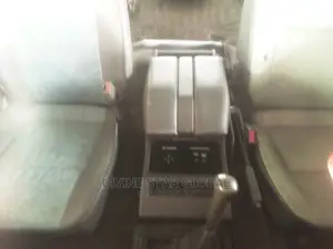 Mitsubishi L300 2004 Yellow