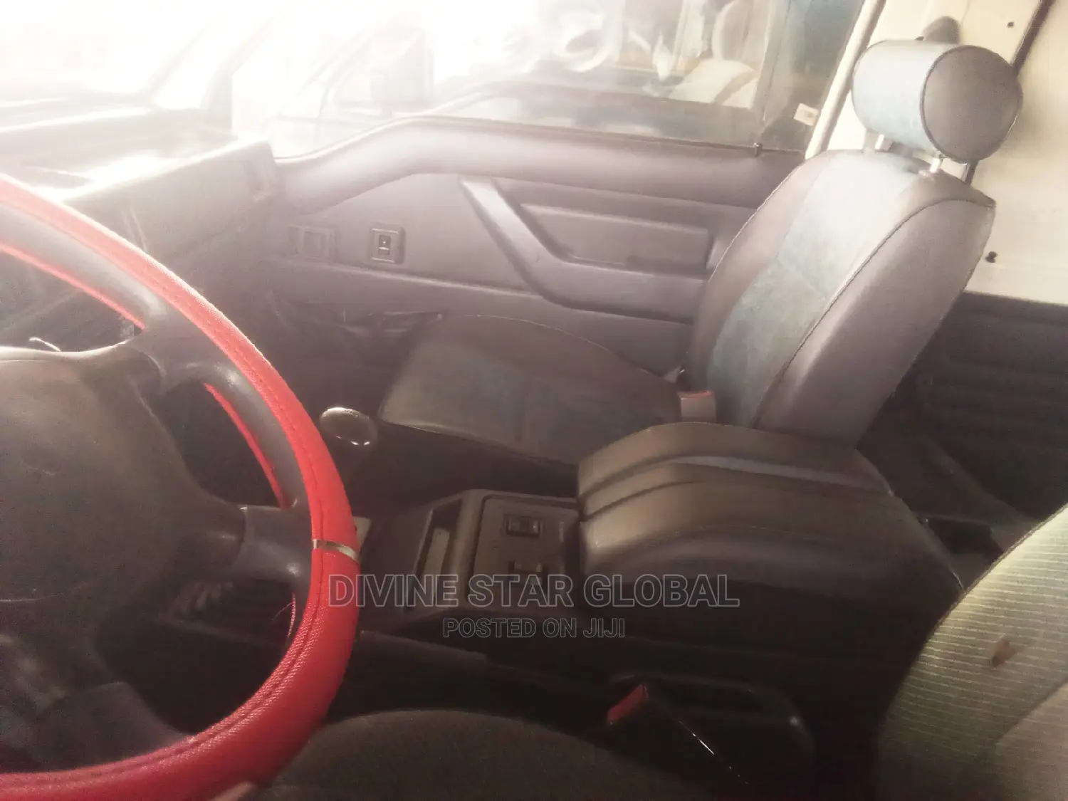 Mitsubishi L300 2004 Yellow