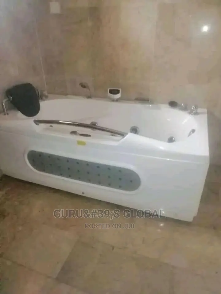Jacuzzi Bath Hub