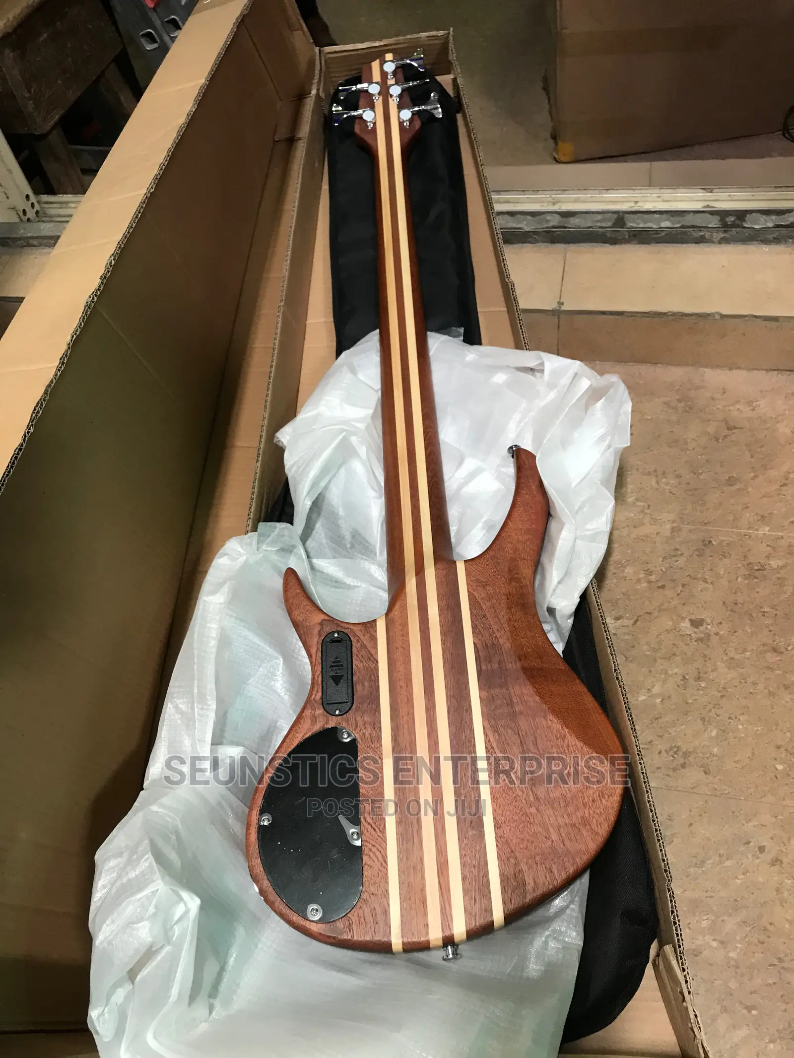 Quality Smiger Five String Active Bass Guitar