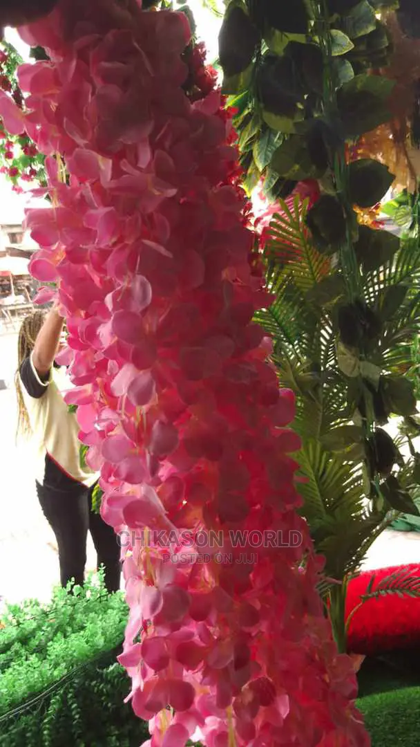 Dropping Flowers 