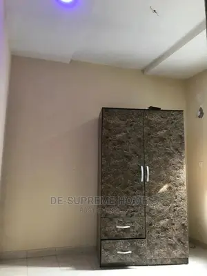 2bdrm Block of Flats in Golf Estate Road, Lakowe for rent