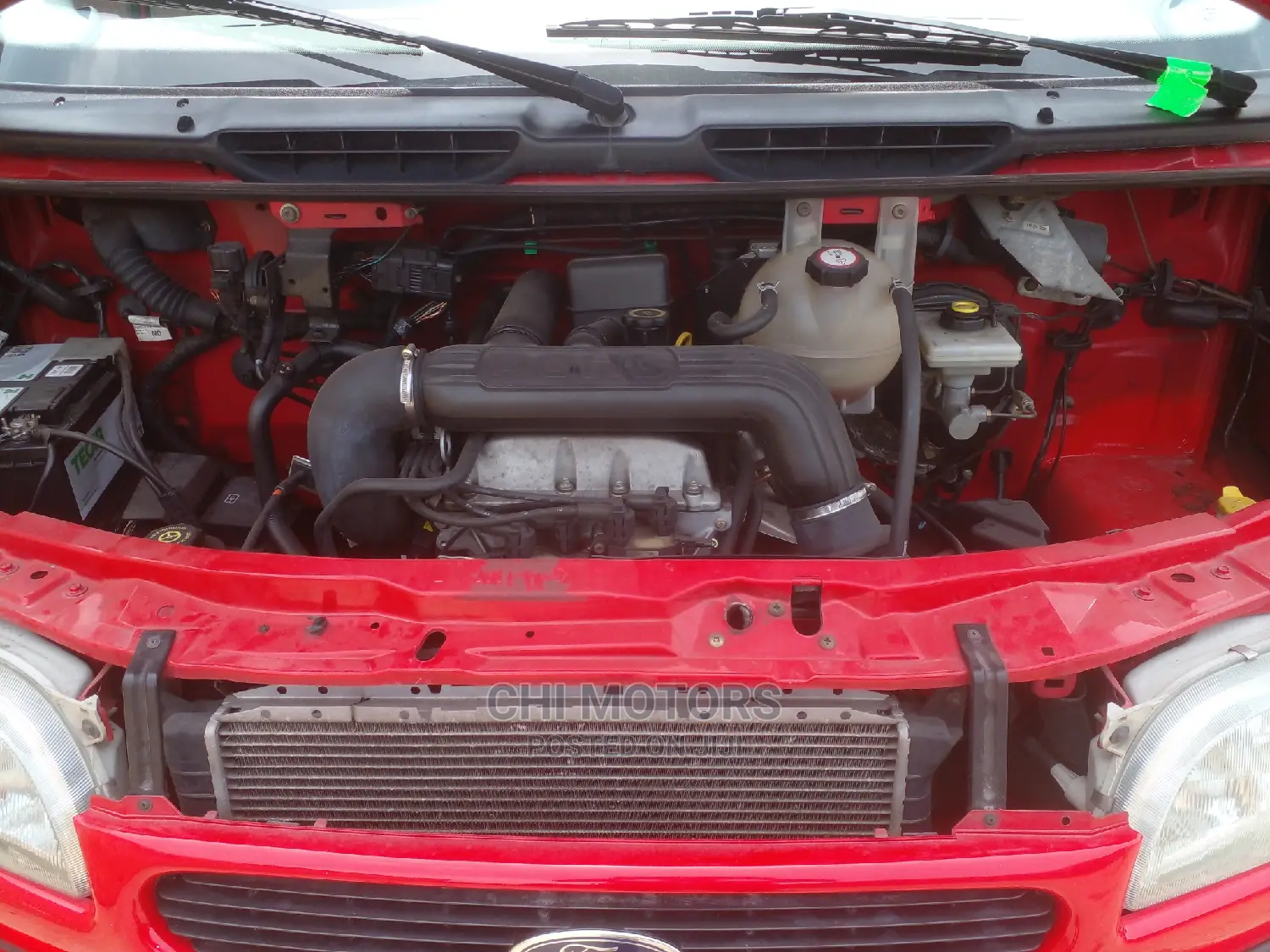 Ford Transit 2000 Red