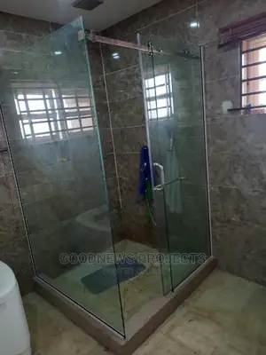 Tempered Glass Cubicle