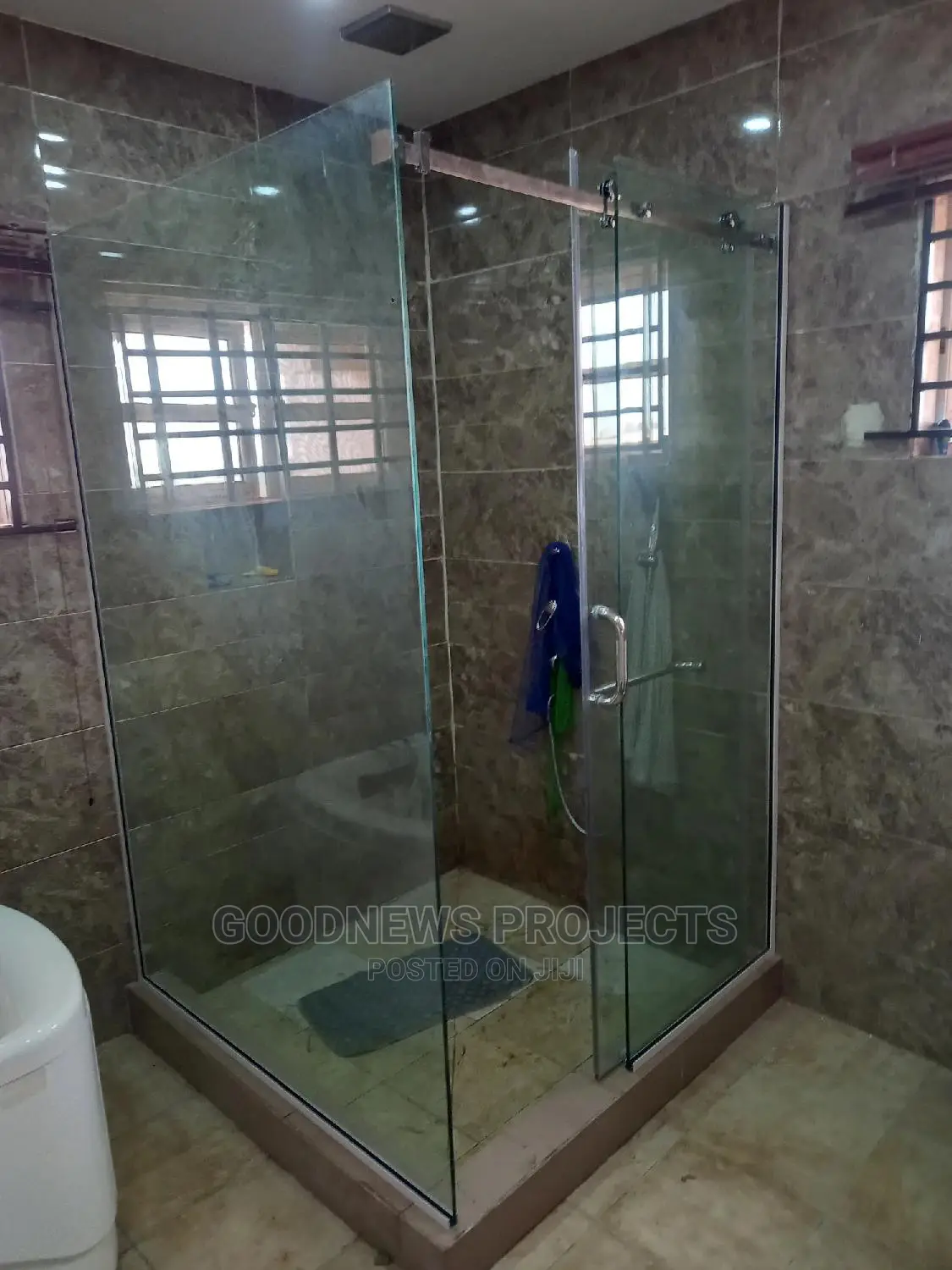 Tempered Glass Cubicle
