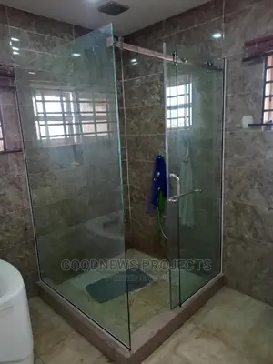 Tempered Glass Cubicle