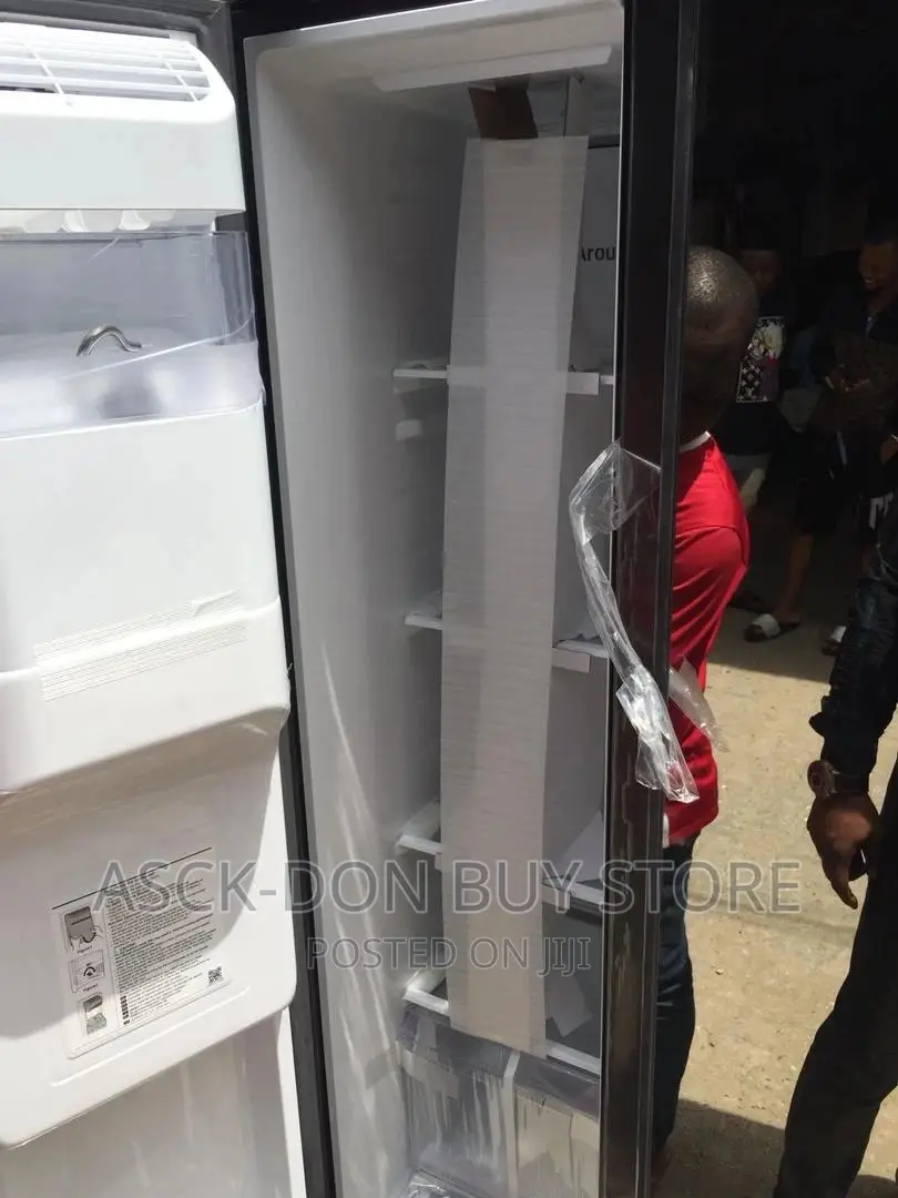 Samsung 560liters Side by Side Refrigerator With Ice Maker