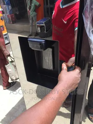Samsung 560liters Side by Side Refrigerator With Ice Maker