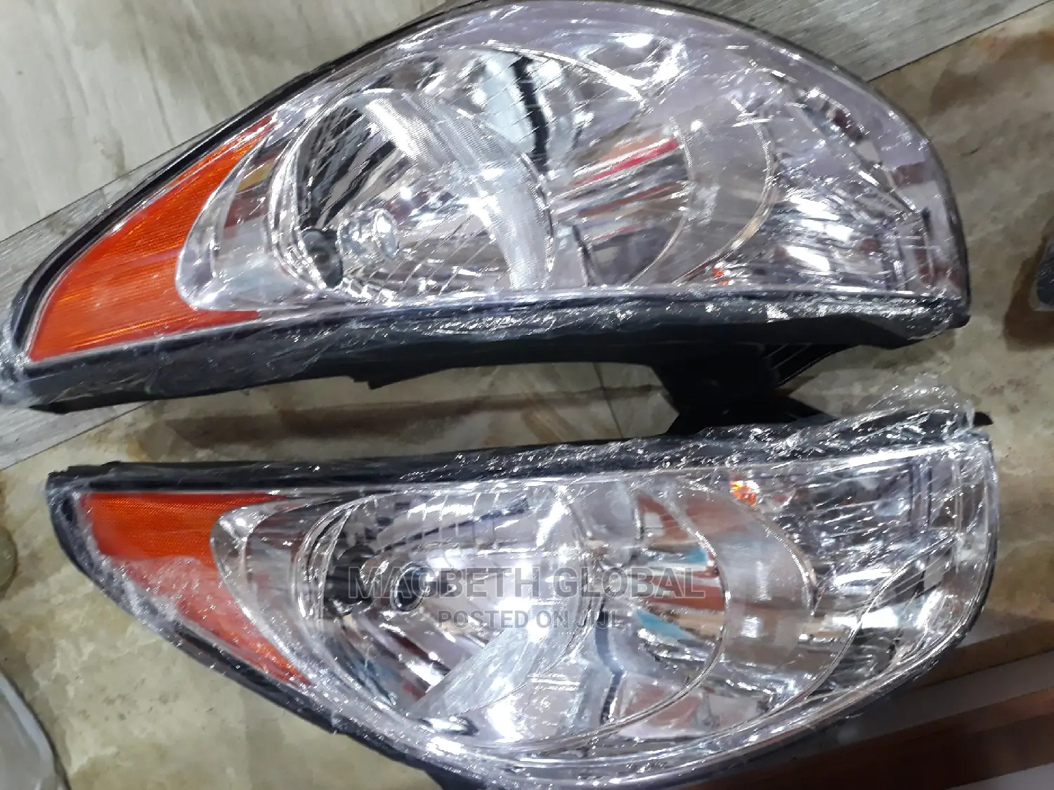 Headlight Hyundai Tuscon 2012.
