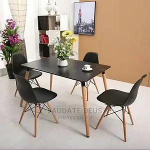 Eames Dining Table With 4 Seaters