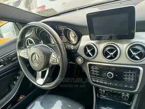 Mercedes-Benz GLA 250 2017 Gray