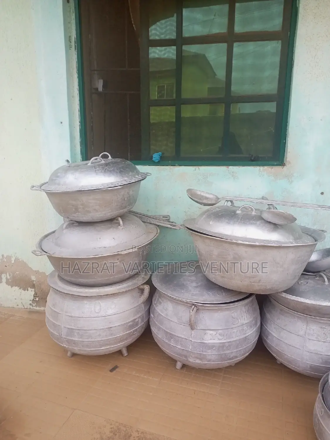 Saki Iron Pots