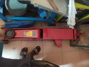 10 Tons Hydraulic Floor Jack. Heavy Duty