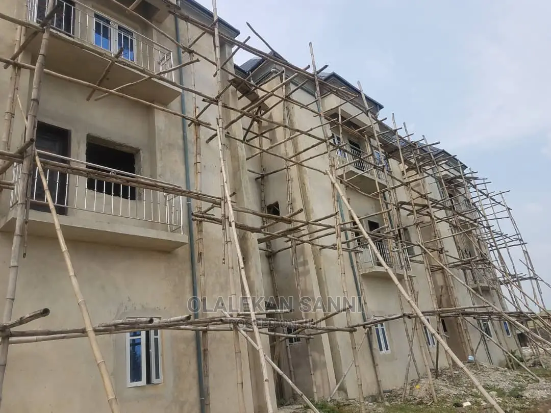 Building Contractor