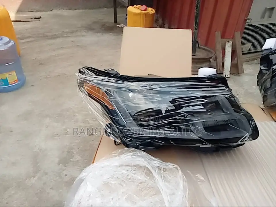 2020 Range Rover Headlight