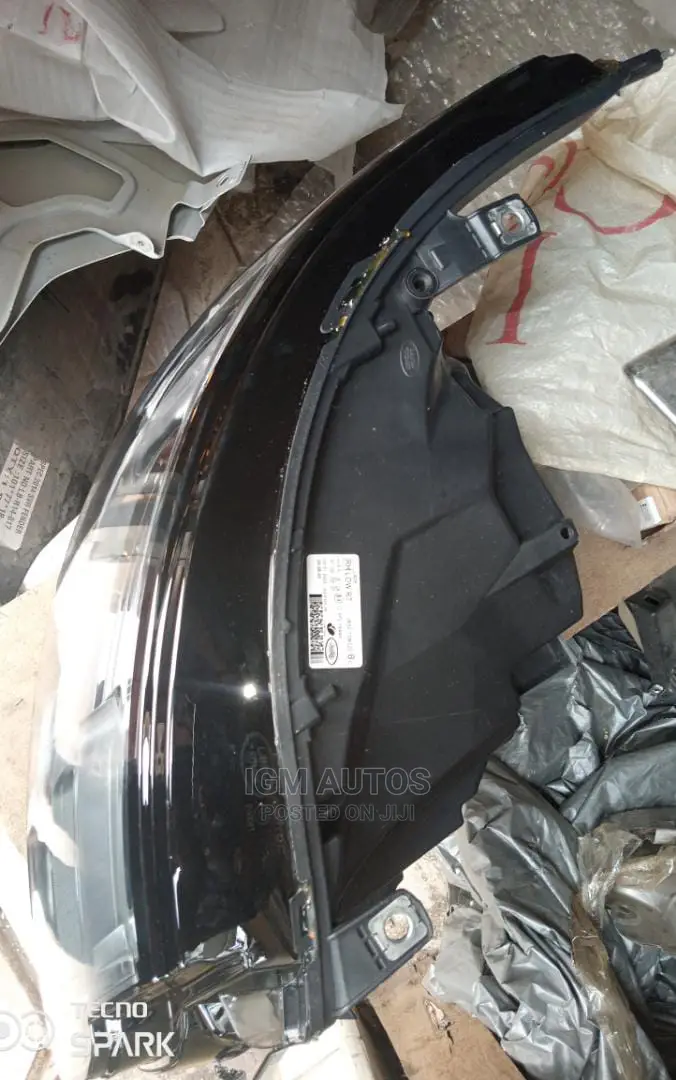 2020 Range Rover Headlight