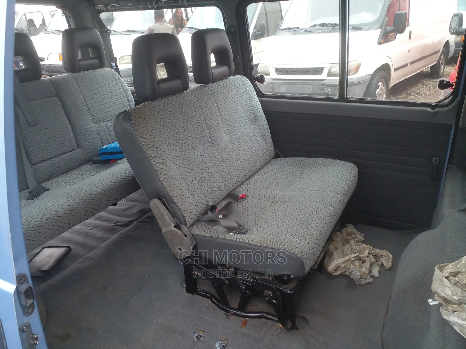 Mitsubishi L300 2004 Blue