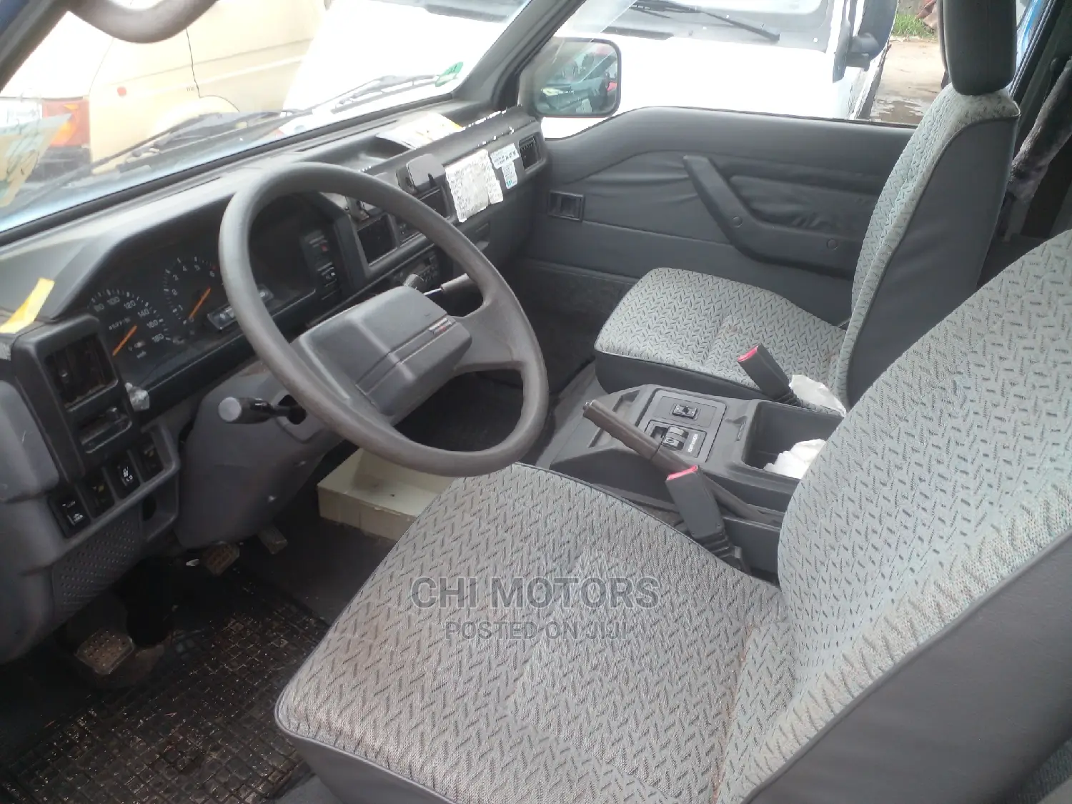 Mitsubishi L300 2004 Blue