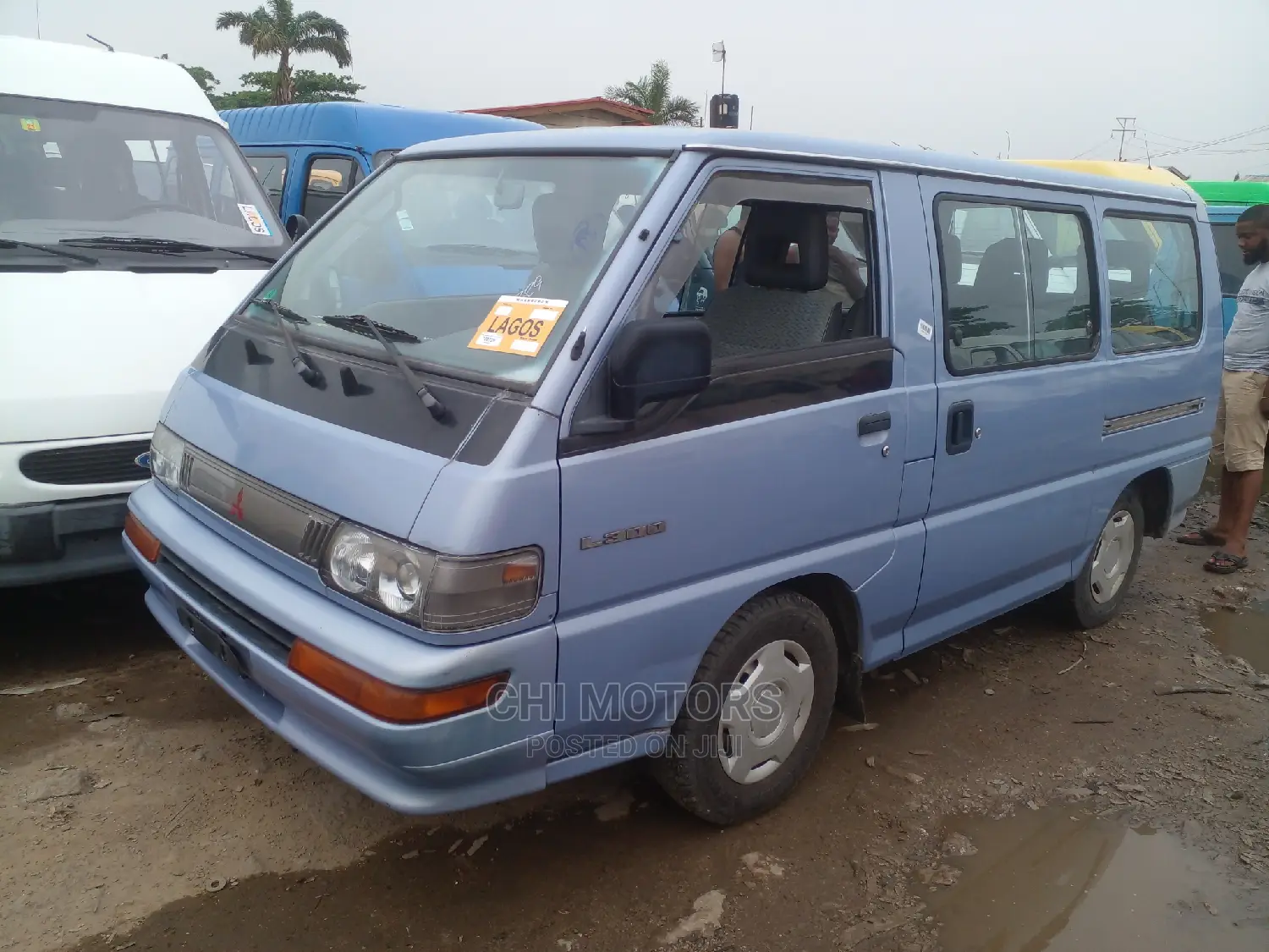 Mitsubishi L300 2004 Blue