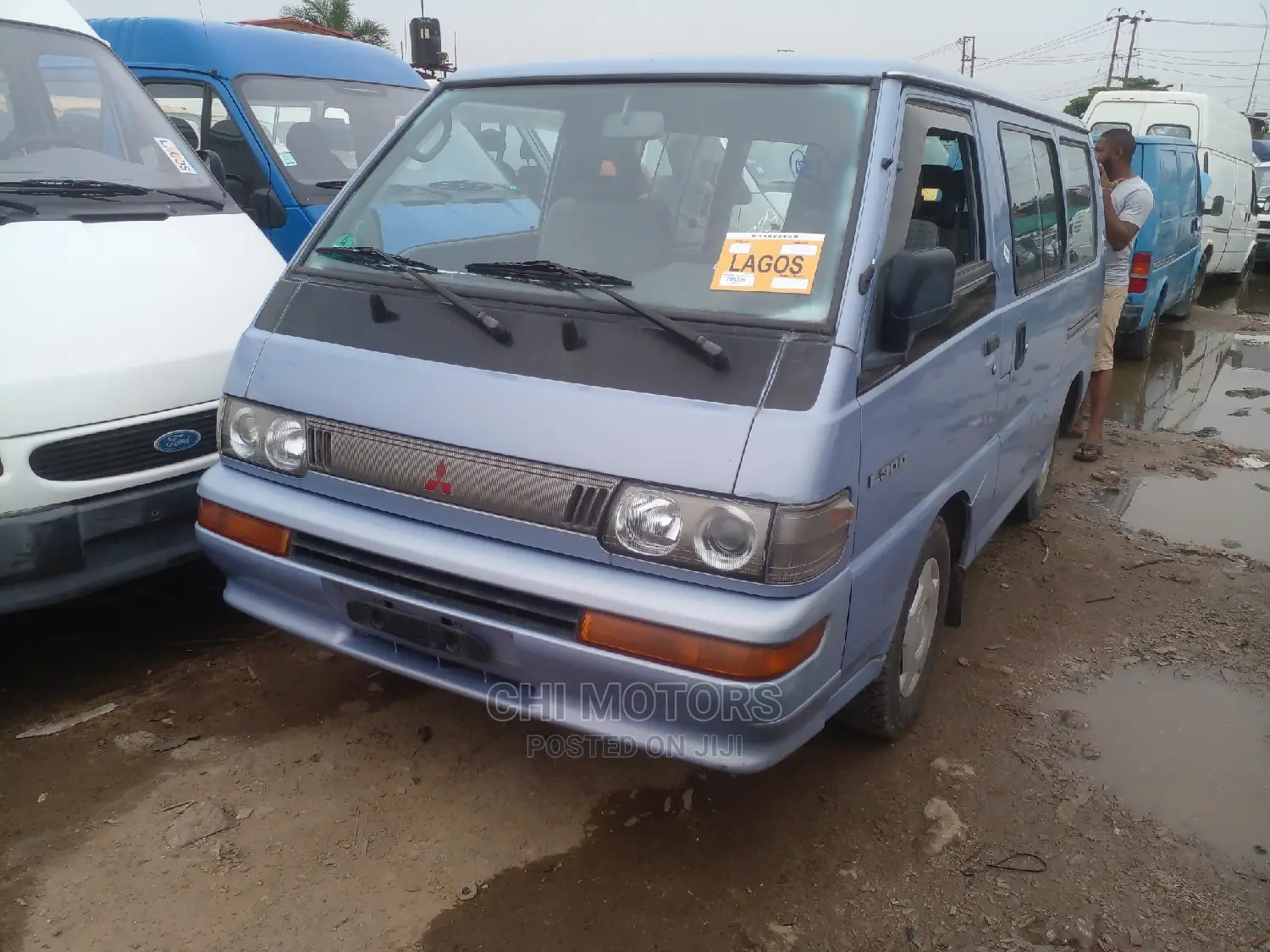 Mitsubishi L300 2004 Blue