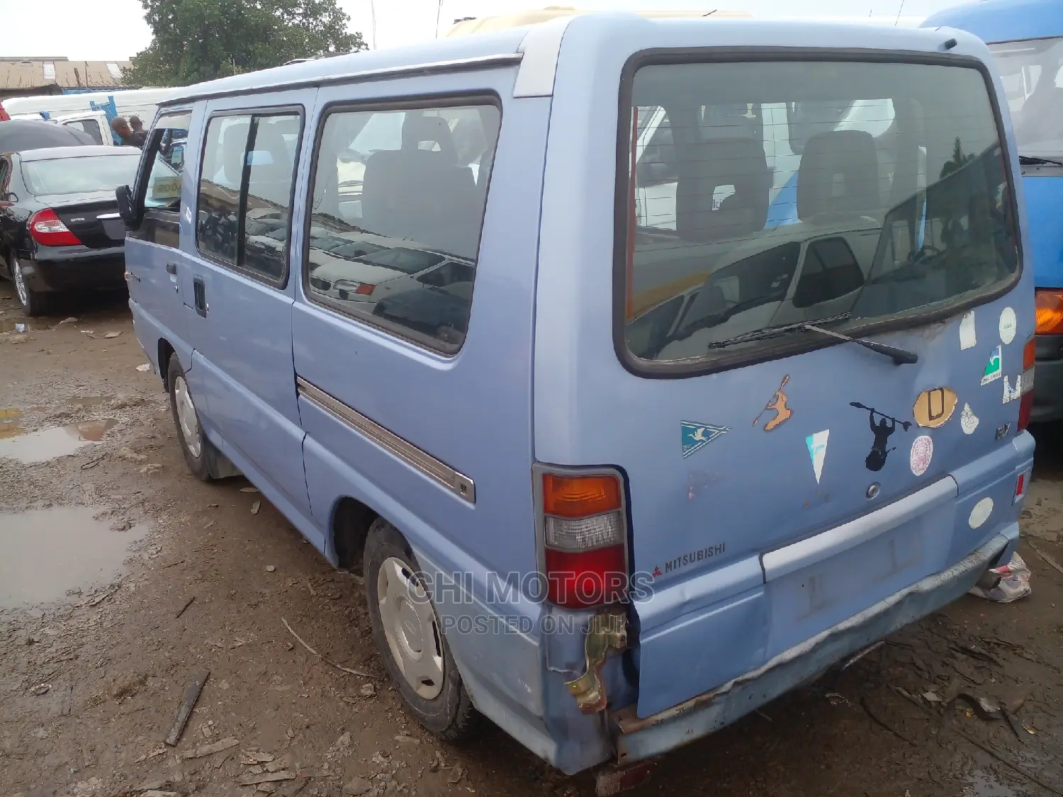 Mitsubishi L300 2004 Blue