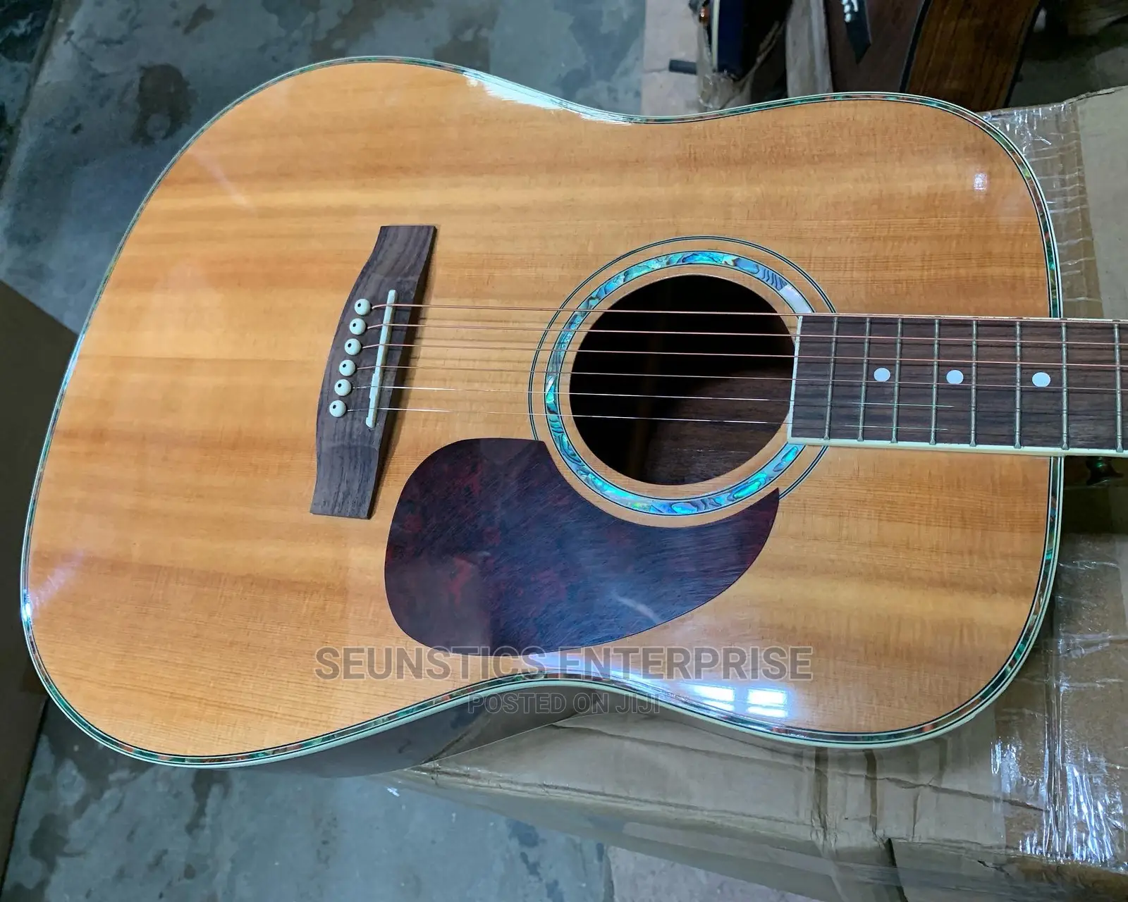 Professional/Quality Acoustic Guitar