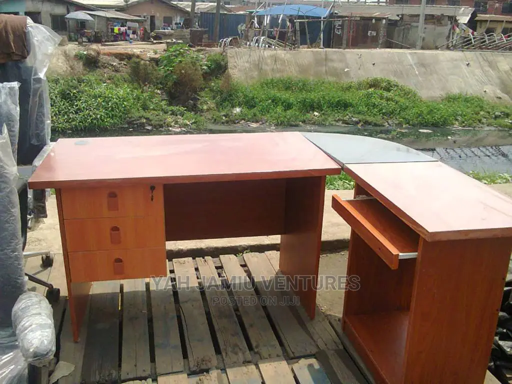 (Sit Up) Executive Table