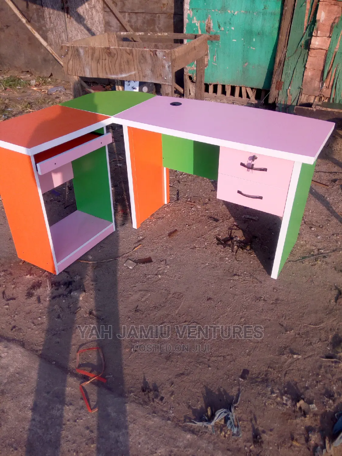 (Sit Up) Executive Table