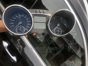 2010 MERCEDES ML Class Speedometer