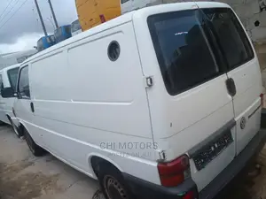 Volkswagen Transporter 2004 White