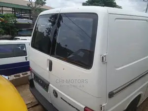 Volkswagen Transporter 2004 White