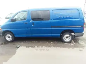 Toyota HiAce 2005 Blue
