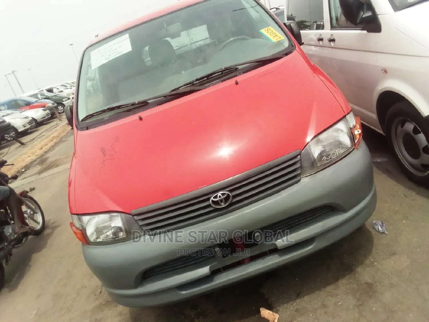 Toyota HiAce 2004 Red