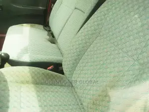 Toyota HiAce 2004 Red