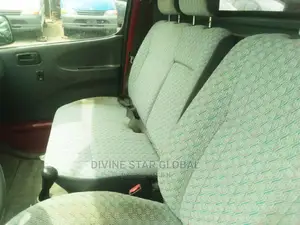 Toyota HiAce 2004 Red