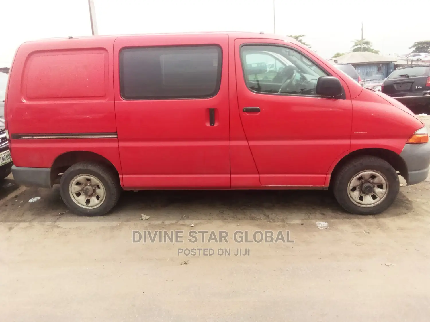 Toyota HiAce 2004 Red