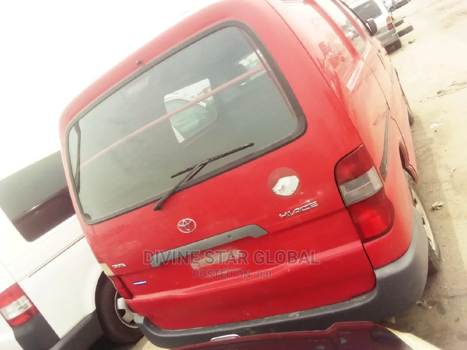 Toyota HiAce 2004 Red