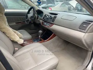 Toyota Camry 2004 Gold