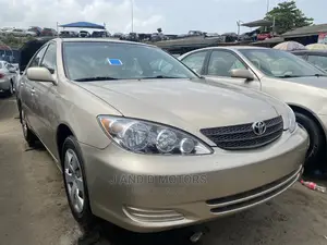 Toyota Camry 2004 Gold