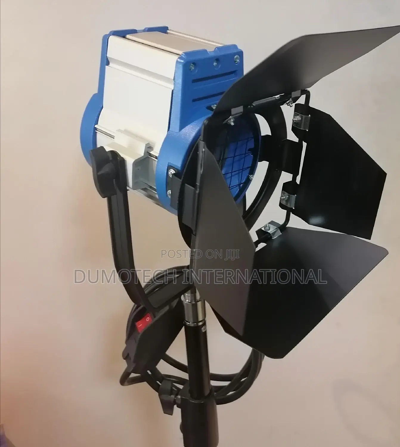 Fresnel Aari 300w Led Spot Light