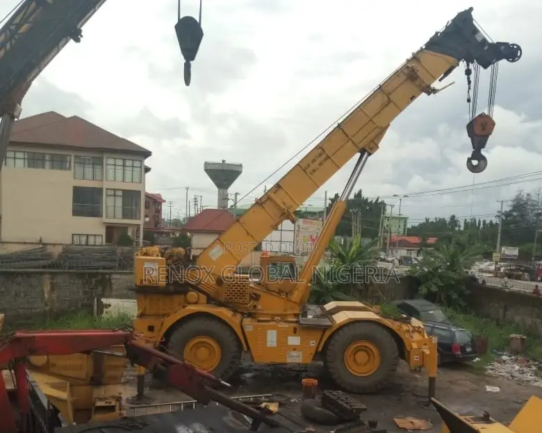 Crane, Hiab, Swamp Buggy, Excavators, Bulldozers for Hire