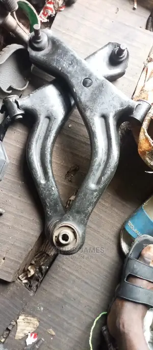 Low Arm FORD Escape 2008