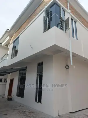 5bdrm Duplex in Chevron for sale