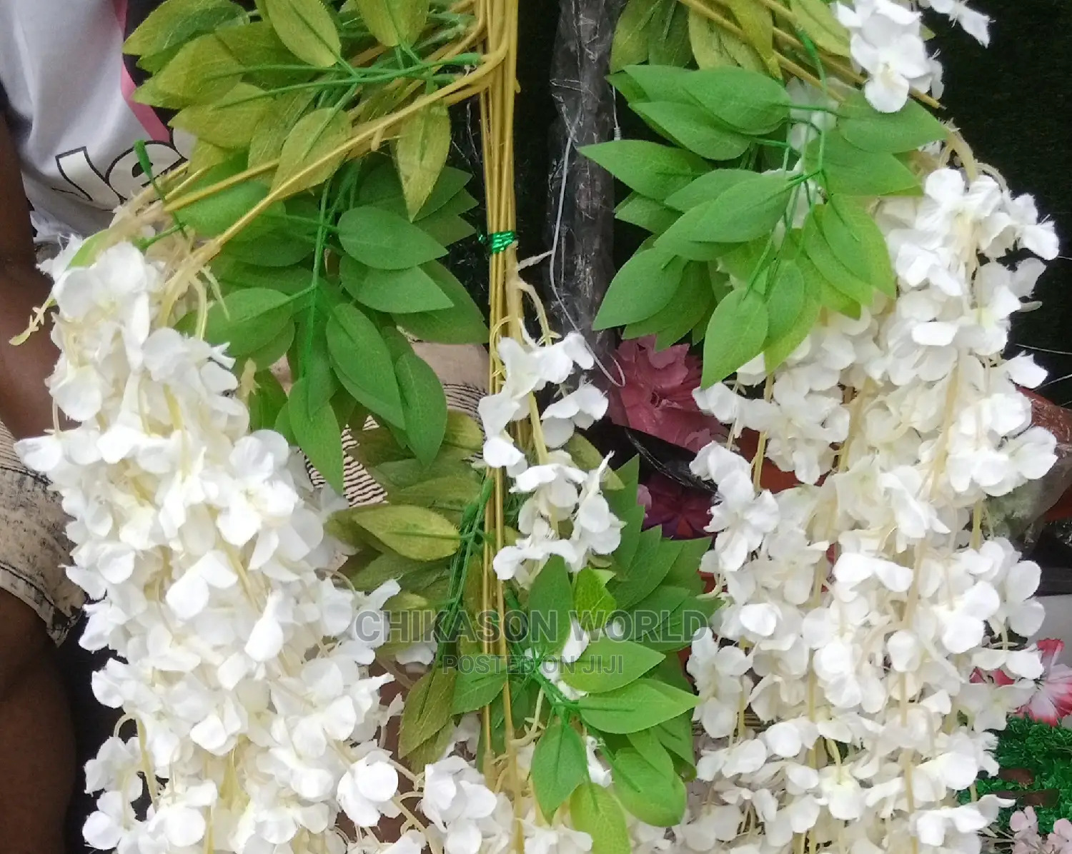 Dropping Flowers 