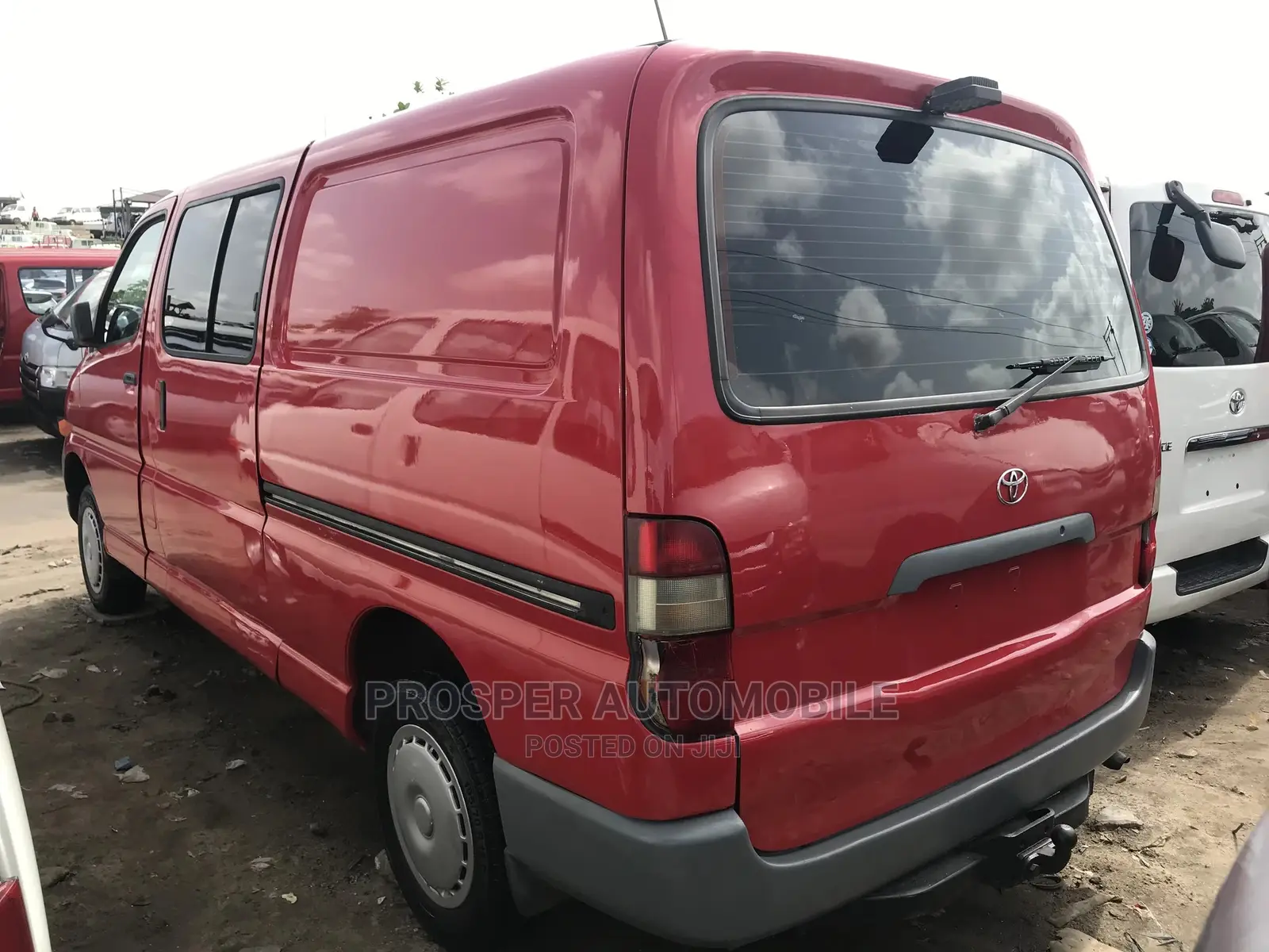 Toyota Grand HiAce 2006 Red