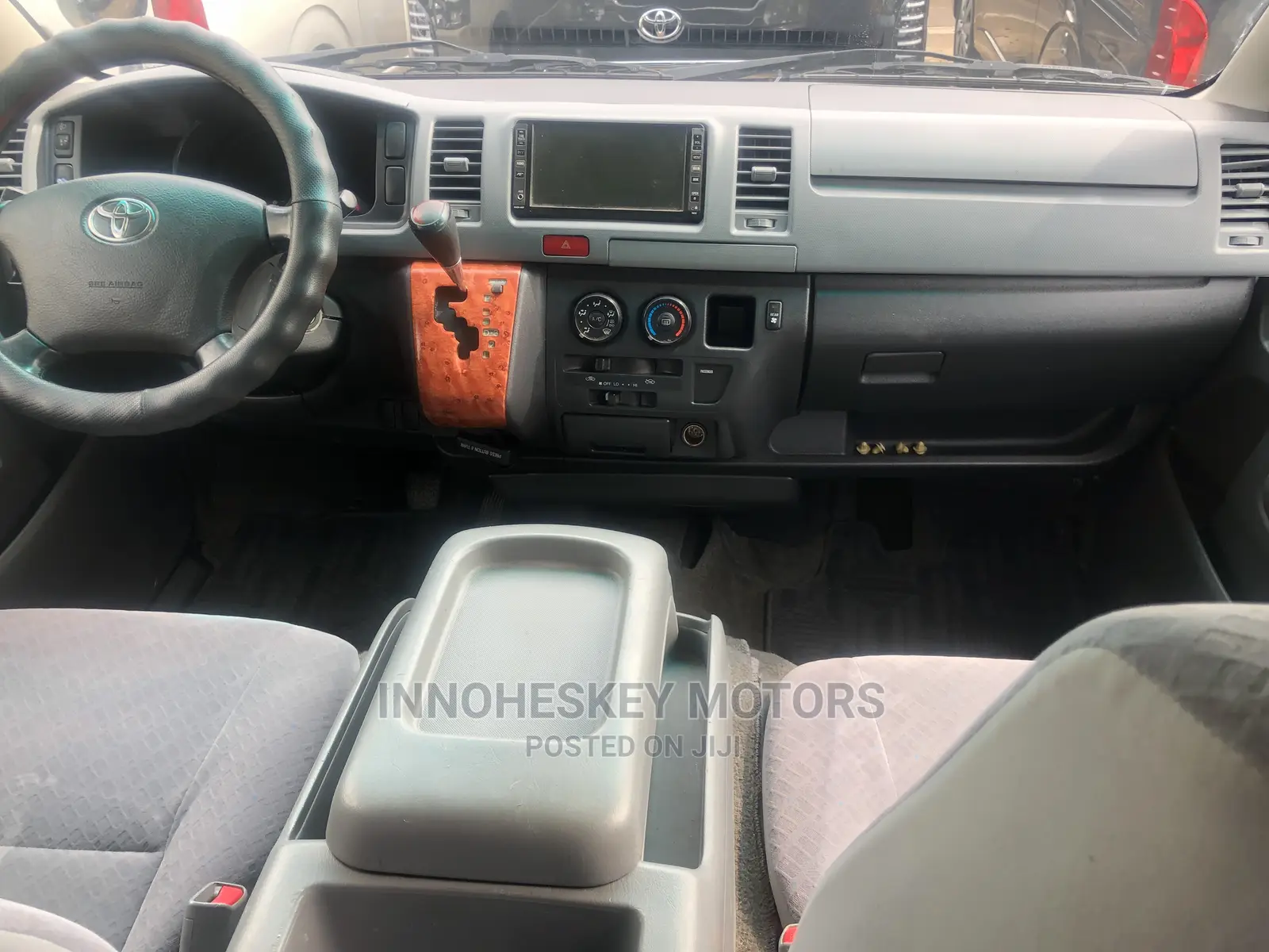 Toyota HiAce 2010 Black