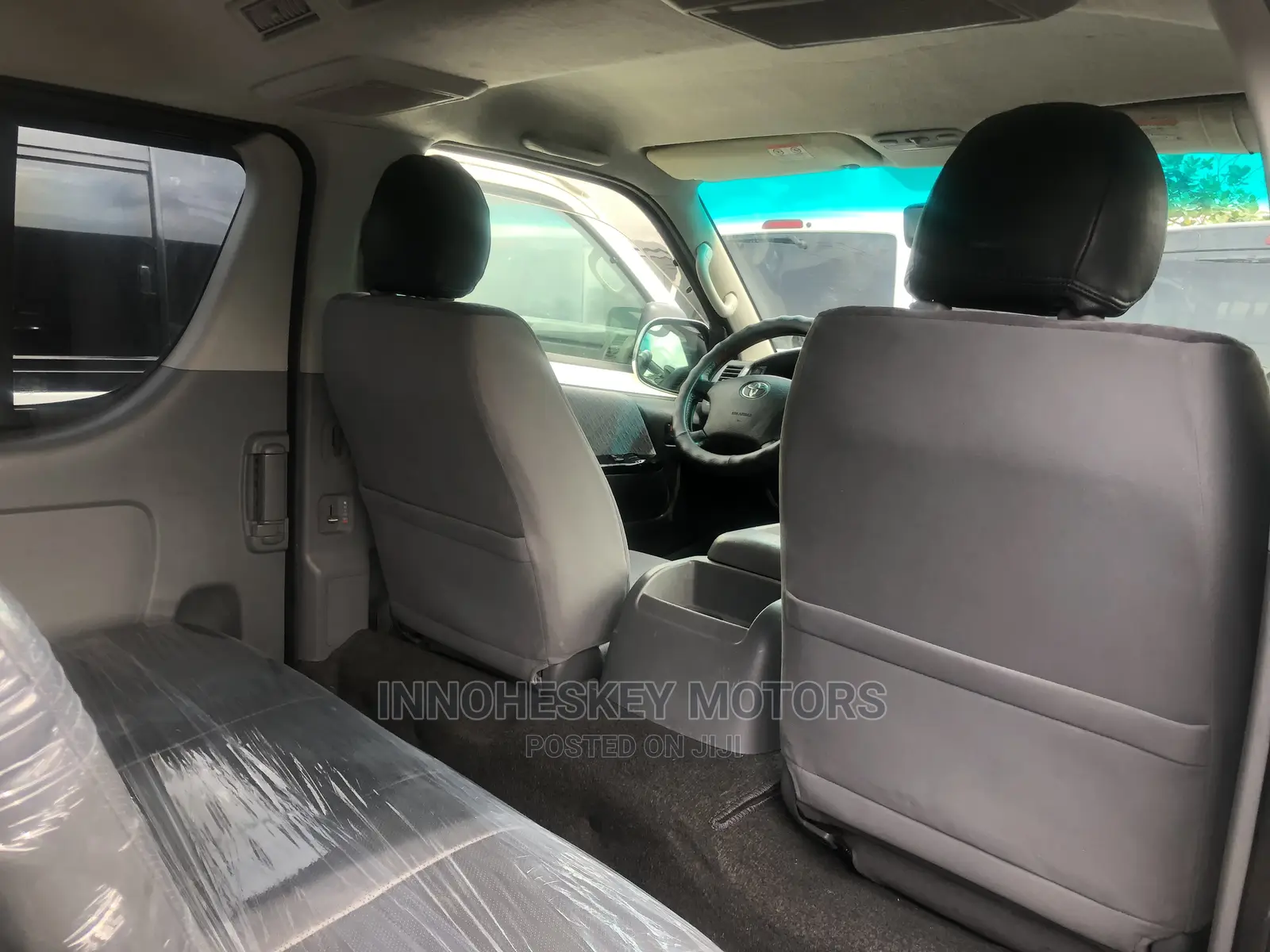 Toyota HiAce 2010 Black